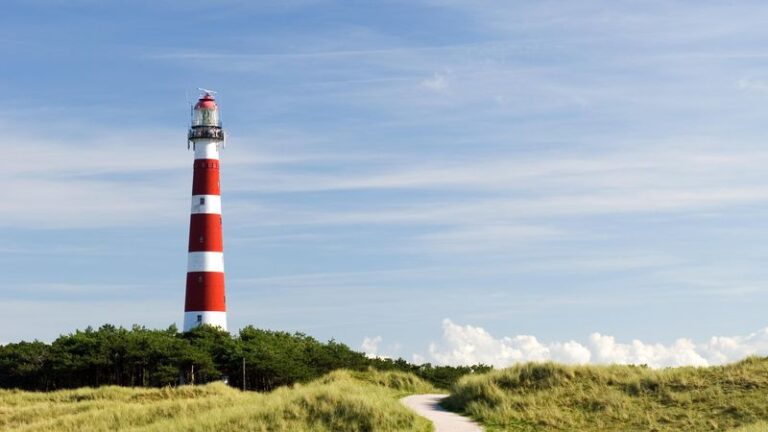 Landal-Ameland-State uitzicht vuurtoren strand