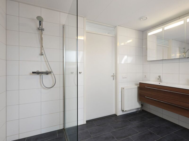 4-6-persoons waterwoning – Buitenvaart