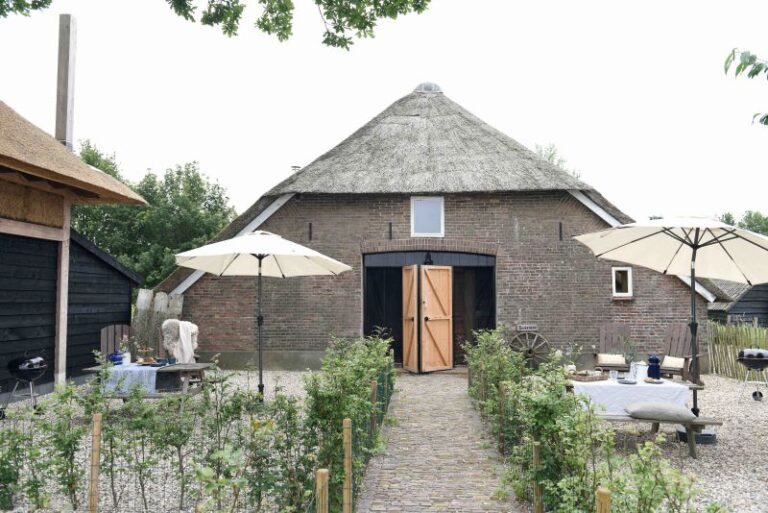 Boerenbed De Landhoeve, De Boerderij