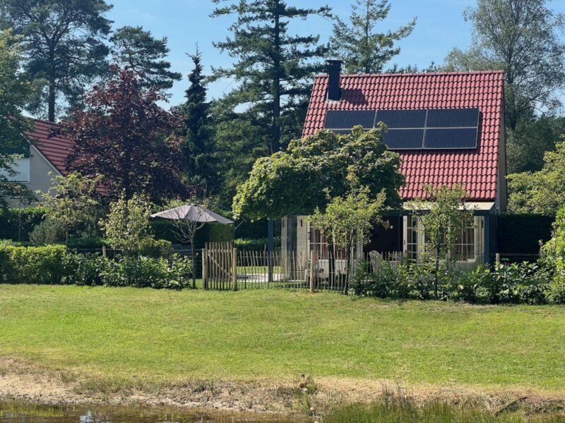 Bungalow met luxe tuinkamer en uitzicht op speelvijver – 5 personen
