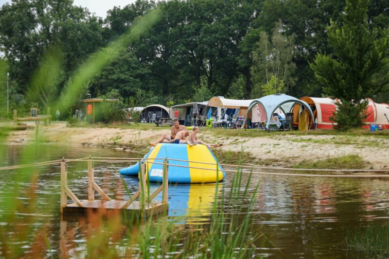 Kampeerplaats aan het water
