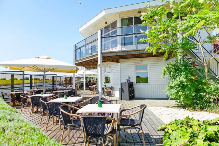 Soal-Beach-Resort-restaurant