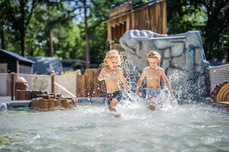 Vakantiepark-De-Rimboe-De-Woeste-Hoogte- waterpret