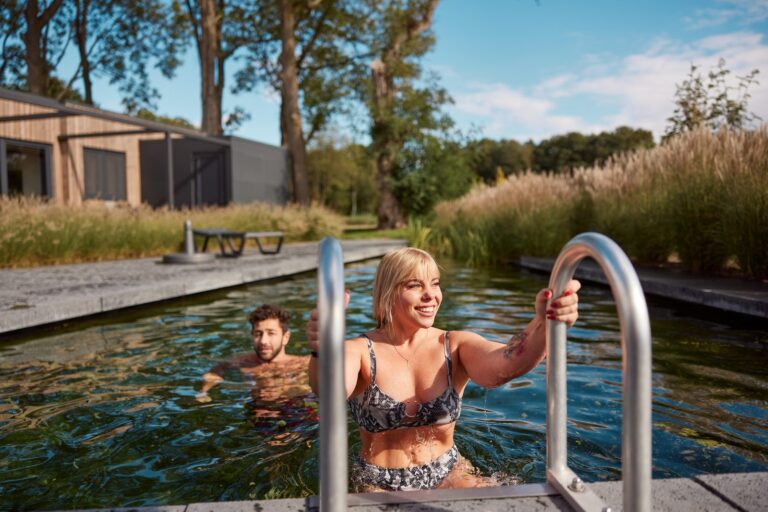 Vakantiepark-Hofparken-Wiltershaar-buiten zwemmen