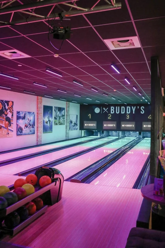 Bowlingbanen van Buddy's Bowling & Bites op Veluwe Strandbad