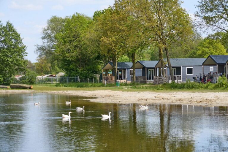 Camping 't Veld - Strandchalet met hottub