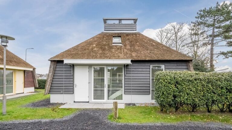 Vakantiepark-Landal-Duynvallei-vooraanzicht bungalow