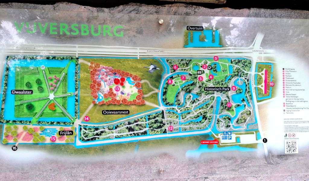 Vijversburg is een groot park (30 ha) en onerverdeeld in een aantal kleinere parken met een heel eigen thema en sfeer