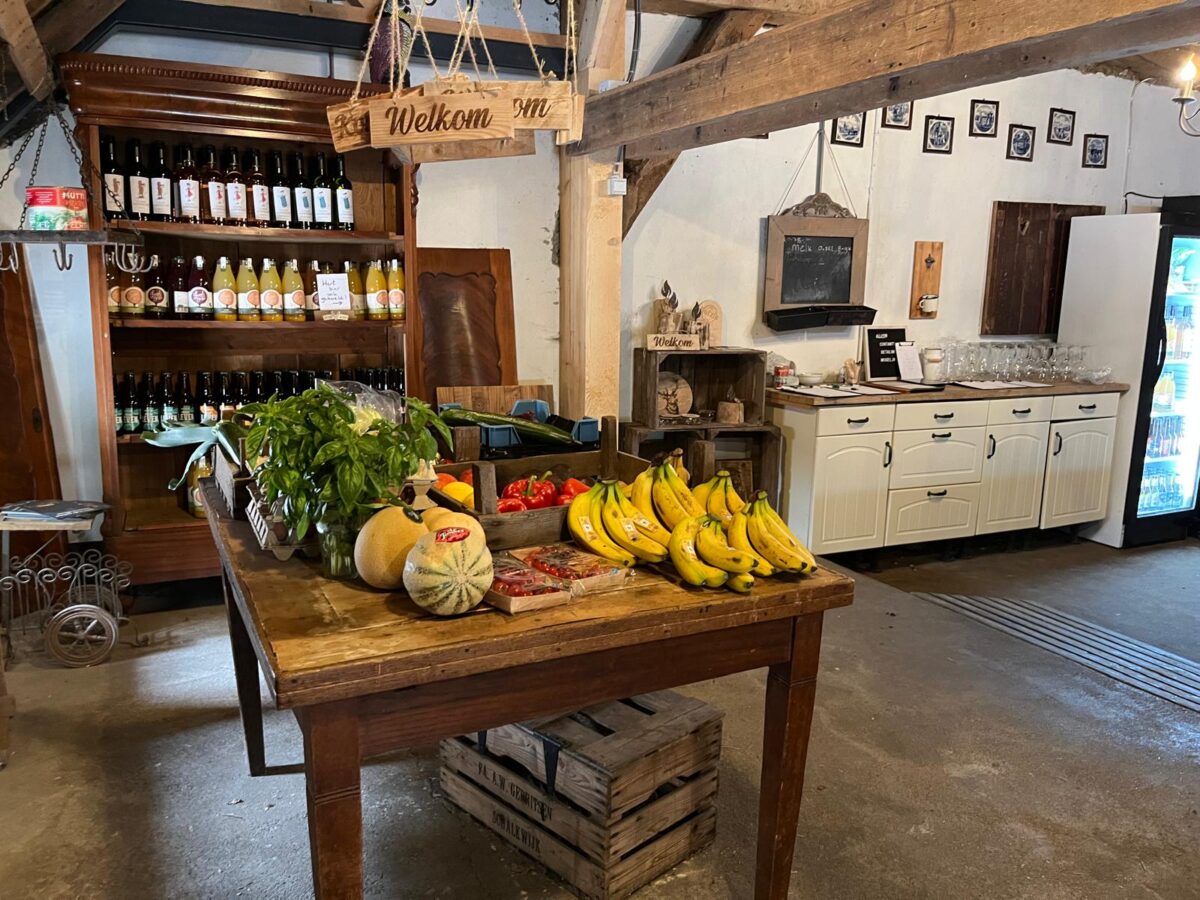 Boerderijwinkel met verse groente