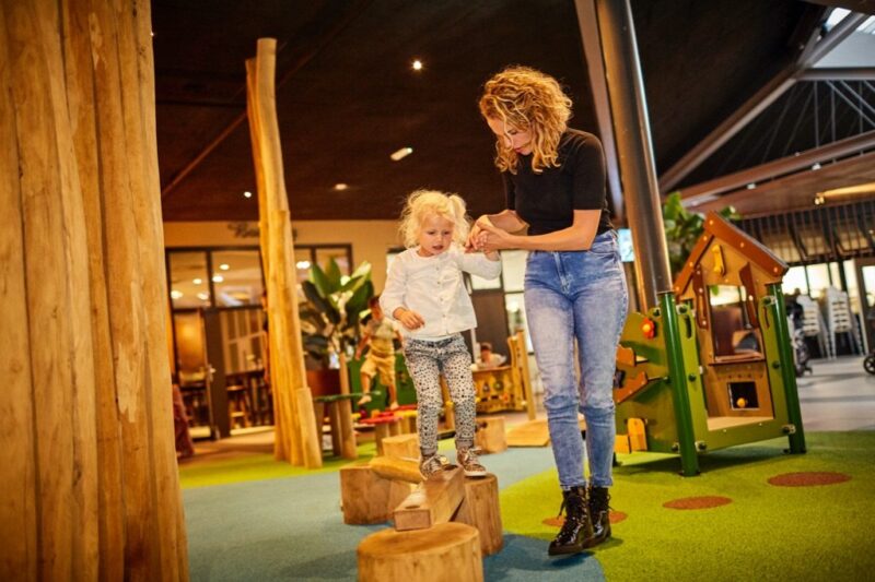 spelende kinderen de leistert