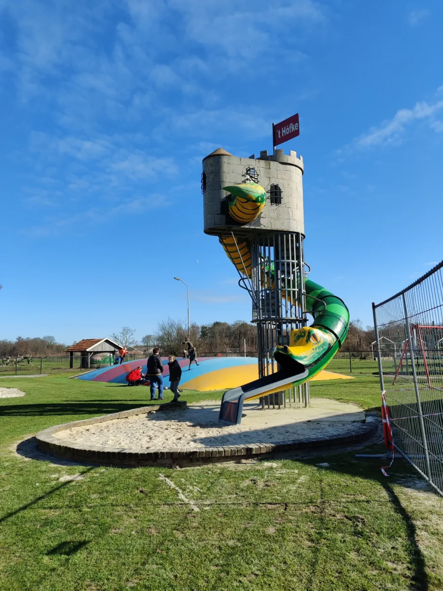 Kinderspeelboerderij 't Hofke glijbaan