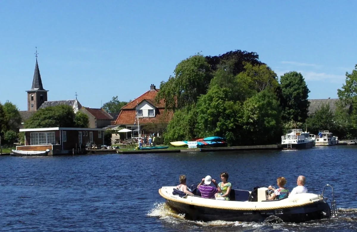 Verhuurbedrijf Hollema boot