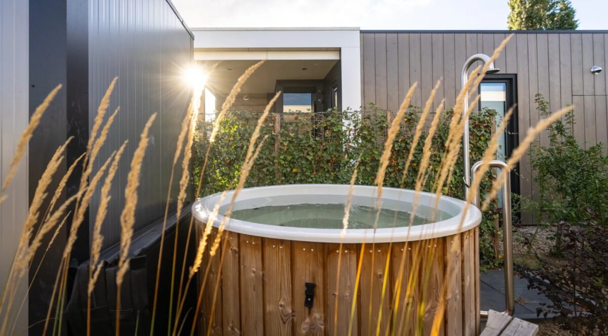 Soof-aan-de-Rijn-hotub