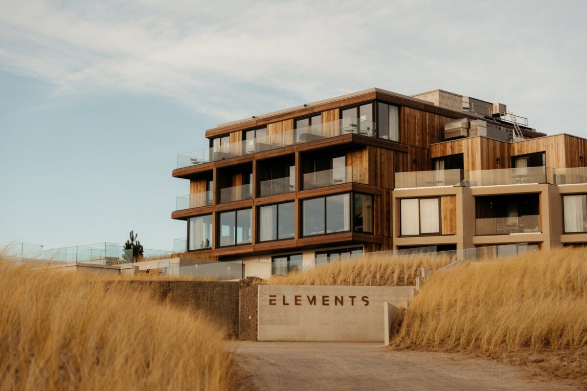 Elements Terschelling by Dutchen in de duinen