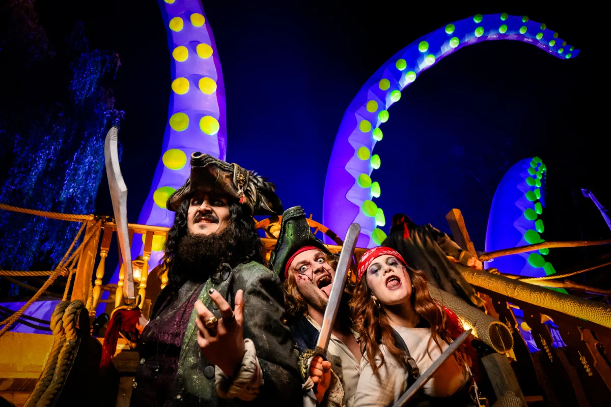 Piratenfiguren tijdens Halloween Fright Nights in Walibi Holland