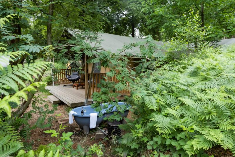 Wellness Lodgetent met hottub op Buitenplaats Beekhuizen