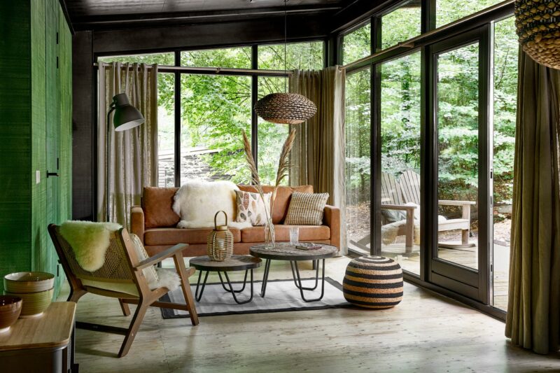 Woonkamer van een Forest Cabin op Buitenplaats Beekhuizen
