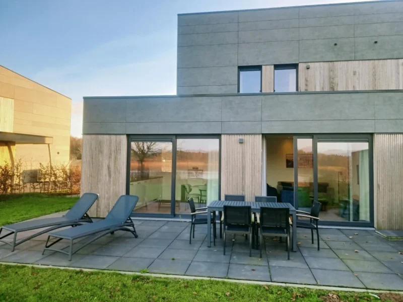 Moderne waterwoning op Resort Boschmolenplas