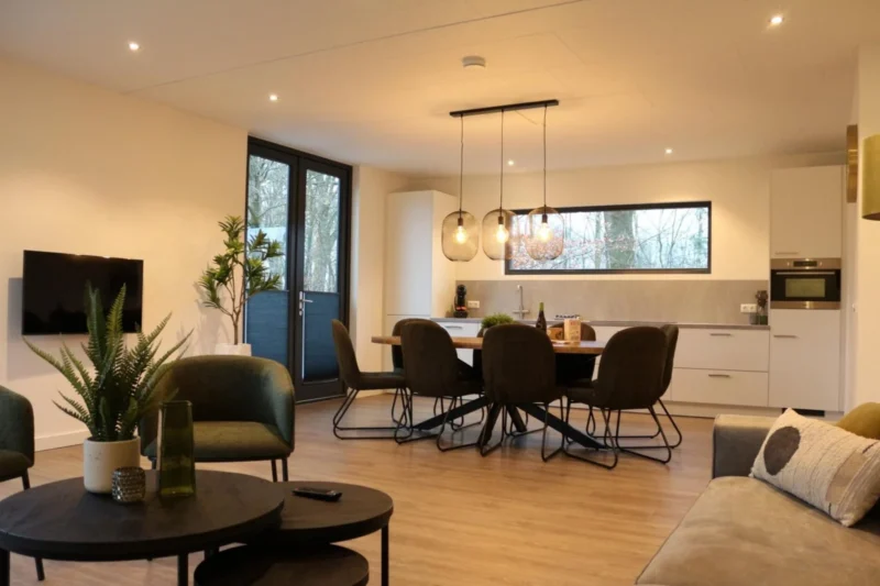 Bos Cube voor acht personen op Vakantiepark BreeBronne