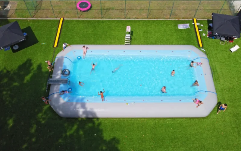Buitenzwembad bij Camping Kempen