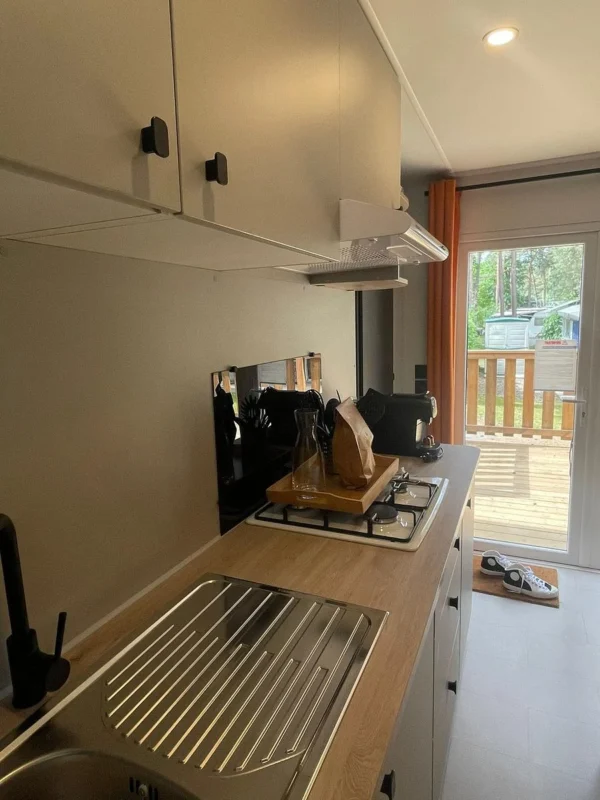 Keuken van een cottage bij Camping Kempen