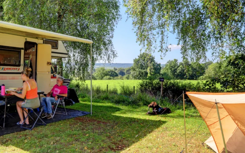 Kampeerplaats met uitzicht bij Camping La Colline