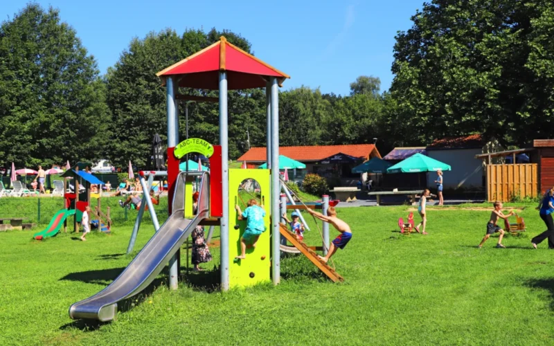 Speeltuin bij Camping La Colline