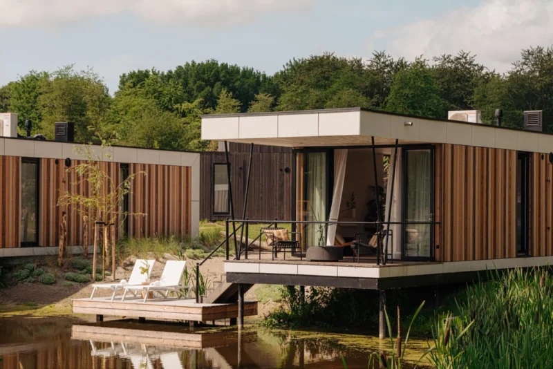 Waterlodge met sauna aan het water in Zeewolde