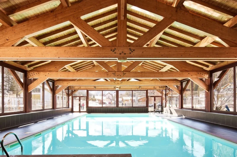 Binnenzwembad bij Dormio Resort Les Portes du Mont Blanc