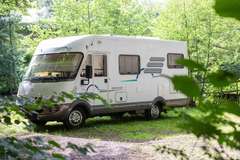 Camper op een kampeerplaats bij EuroParcs Wörthersee
