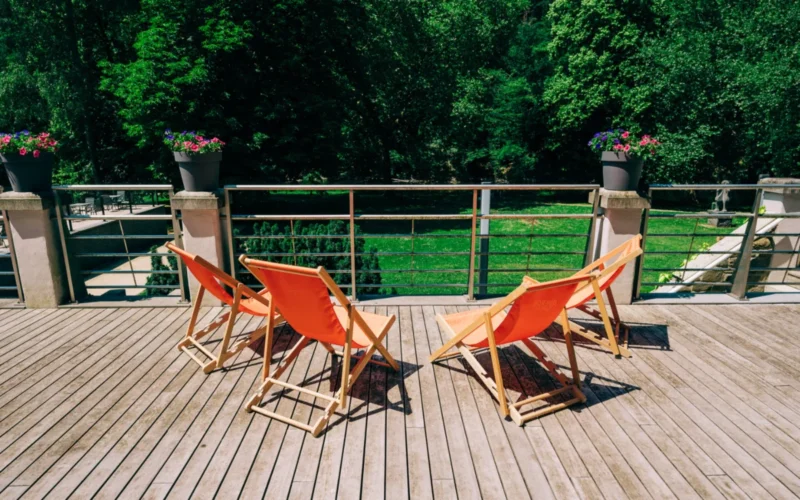Terras aan de rivier bij Floreal La Roche-en-Ardenne
