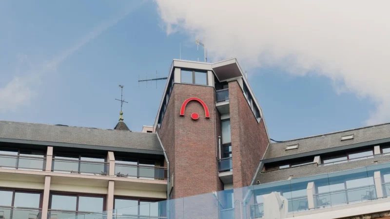 Hotelgebouw bij Floreal Mont-Saint-Aubert