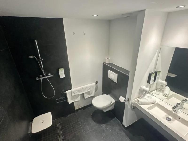 Aangepaste badkamer bij Floreal Neufchâteau