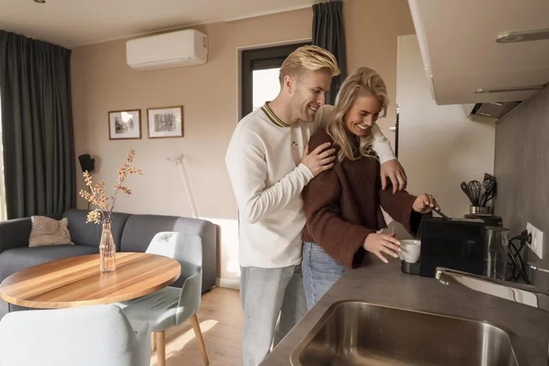 Woonkamer en keuken van Hofvilla Amalia