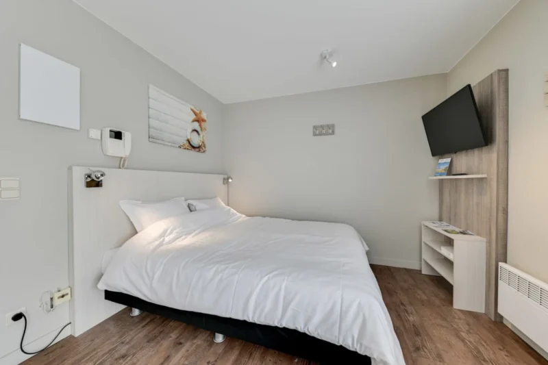Studio met uitgeklapt bed bij Holiday Suites De Haan