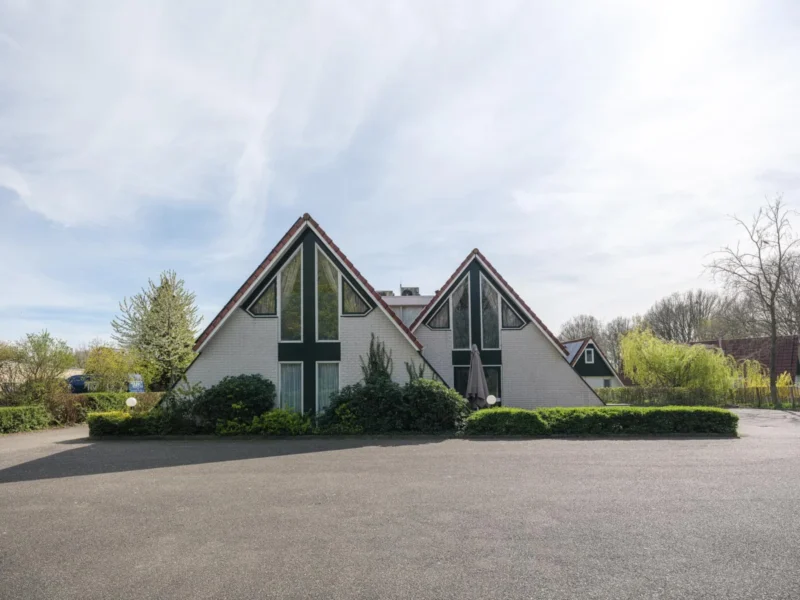 Groepsaccommodatie met veranda op vakantiepark ’t Hooge Holt