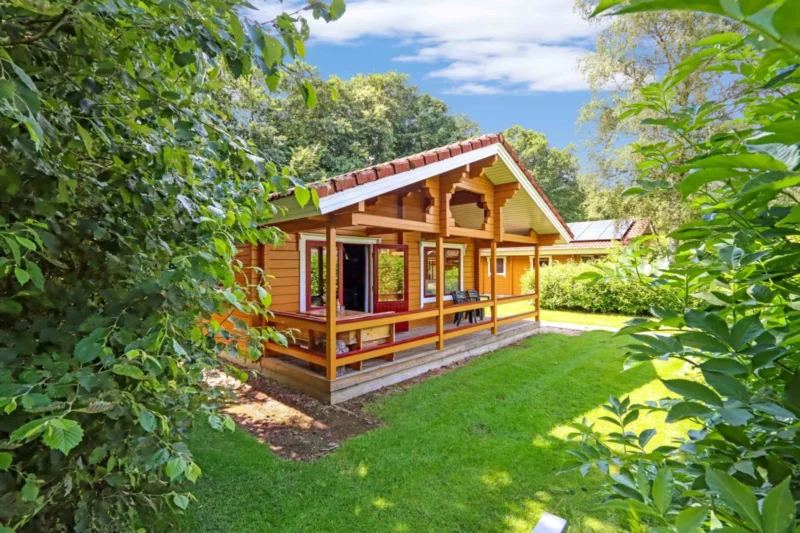 Terras bij een vakantiehuis op ’t Hooge Holt