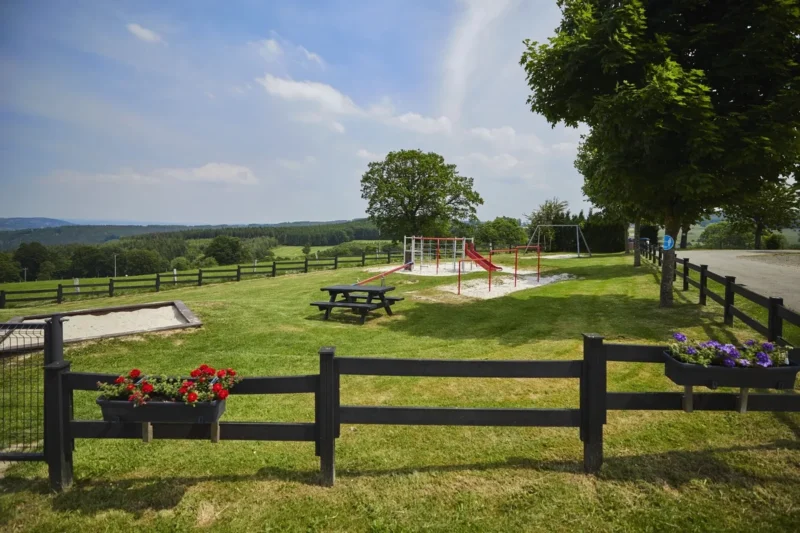 Speeltuin met uitzicht bij Landal Village les Gottales