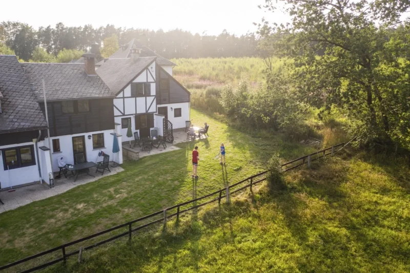 Vakwerkhuisje aan de bosrand bij Landal Village les Gottales