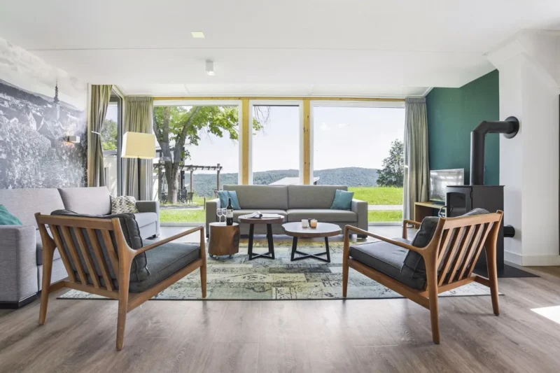 Woonkamer met uitzicht bij Landal Mont Royal