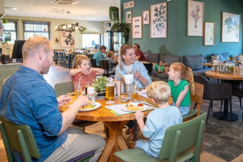 Eten in het restaurant bij Landal Wirfttal