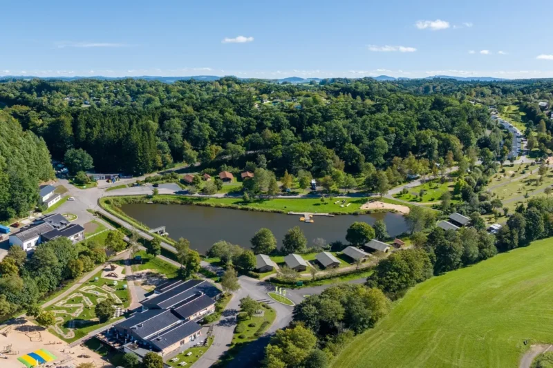 Park tussen de heuvels van de Eifel bij Landal Wirfttal