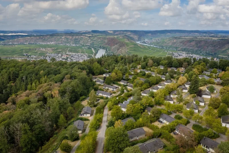 Park op het plateau boven het Moezeldal bij Landal Sonnenberg