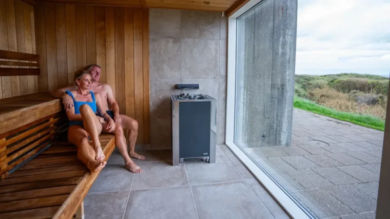 Sauna met zeezicht bij Landal Fyrklit