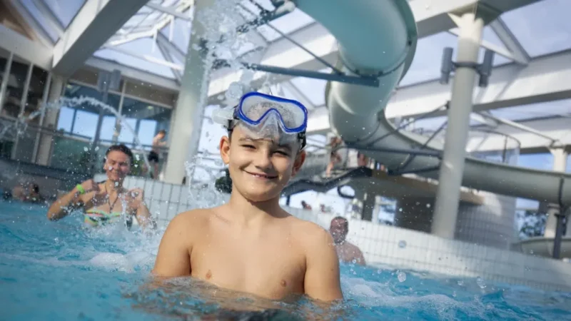 Waterpret in het zwembad van Landal Rønbjerg