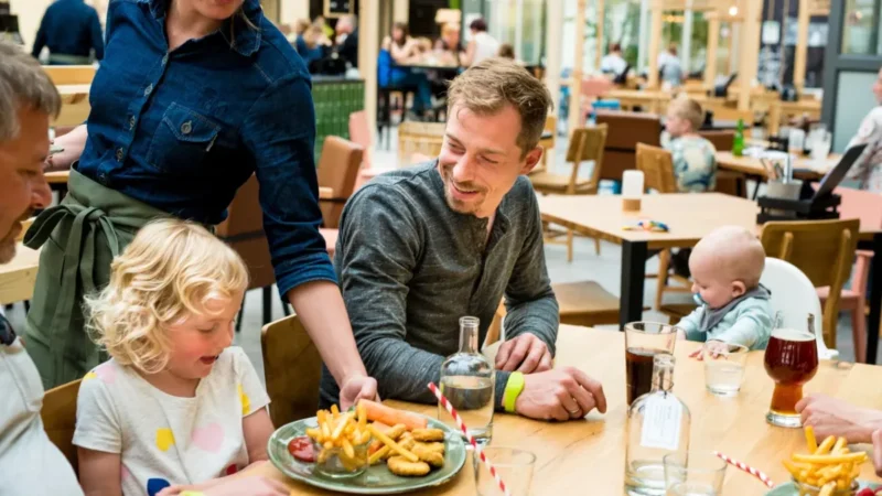 Samen eten bij Landal Seawest