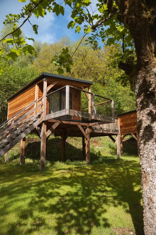 Bijzonder verblijf tussen de bomen bij Le Hameau de l'Ourthe