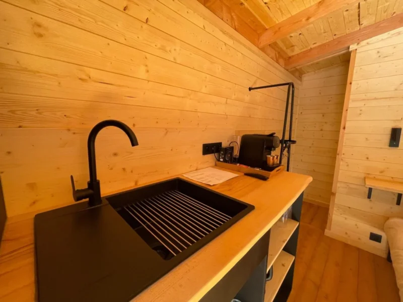 Compacte keuken bij Le Hameau de l'Ourthe