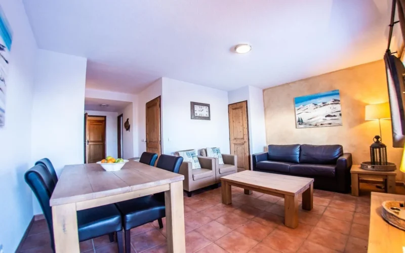 Woonkamer in een appartement bij Parc Madeleine