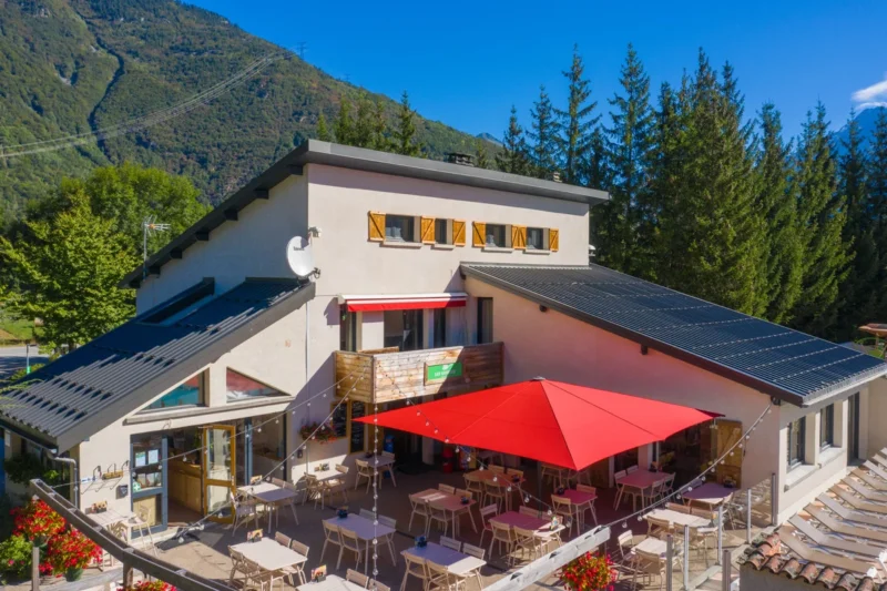 Bistro met terras bij RCN Belledonne